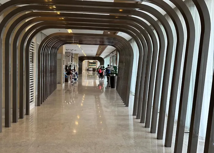 Gateway Mall Of Shore 3 Near Airport Malls Apartahotel